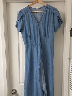 GAP Light Blue Chambray V-Neck Maxi Dress with Short Sleeves